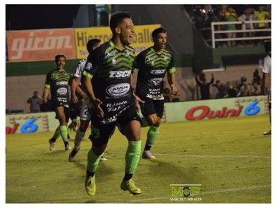 Defensa y Justicia se pone a un punto del líder Racing