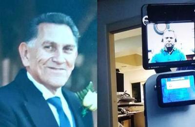 Médico envía a un robot para informarle al paciente que se va a morir