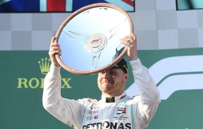 Bottas arranca ganando