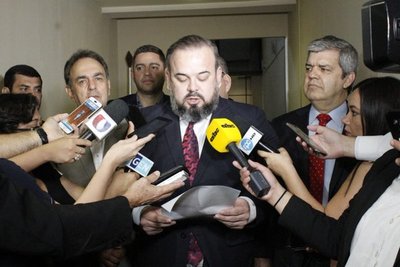“Esta comisión lo que busca es hostigar al expresidente”