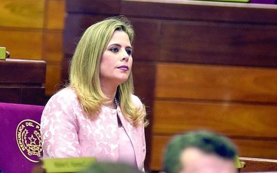 Kattya González acusa al titular de Diputados de trabar auditoría