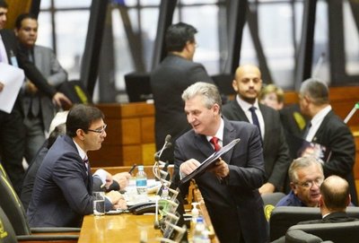 Bacchetta no habla con Petta, solo conversa con gente de "su mismo peso"