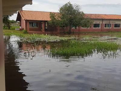 Pobladores de Isla Margarita sufren ante nueva crecida del río Paraguay