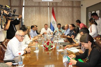 Analizan restructuración de deudas a pequeños productores