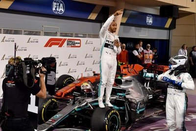 Hamilton encabeza otro 'doblete' de Mercedes