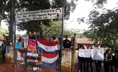 Estudiantes afectados toman colegios en Horqueta