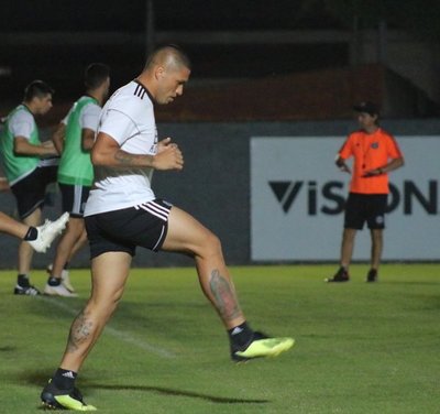 Olimpia por otra victoria que lo acerque a octavos de la Libertadores