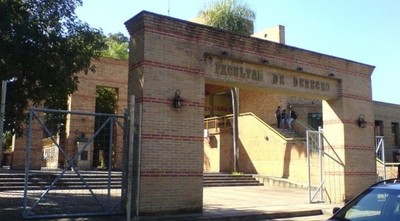 Profesor denuncia despedido luego de 14 años por cuestiones políticas