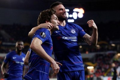 Kepa y Marcos Alonso impulsan al Chelsea