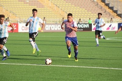 Paraguay cae ante Argentina y resigna sus chances de campeonar