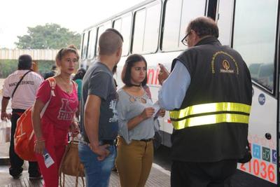 Multan a empresas de transporte por cobro indebido de pasajes