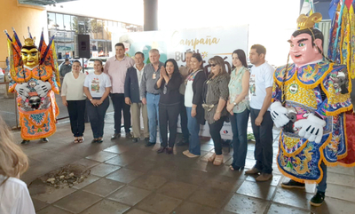 Dinámico recibimiento a turistas en zona primaria