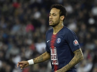 Neymar reaparece con el PSG tres meses después