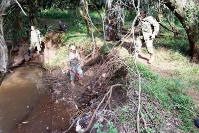 La cuenca del arroyo Potîy está convertida en vertedero de basuras