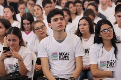 Tarjetas prepagas de becarios de Itaipú estarán listas desde mañana