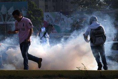 Represión en Venezuela deja al menos 69 heridos