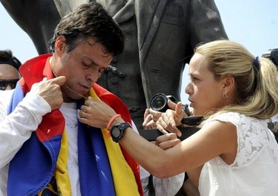 López se refugia en la embajada española en Caracas