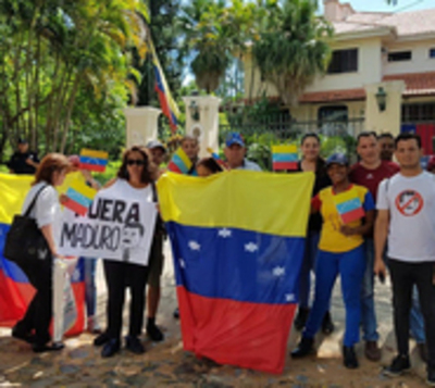 Operación Libertad: Venezolanos residentes en Paraguay muestran apoyo