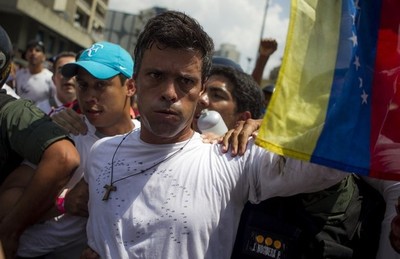 Allanaron la vivienda de Leopoldo López