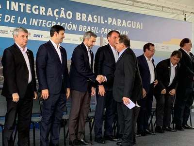 Mario Abdo y Bolsonaro dan inicio a la construcción del segundo puente
