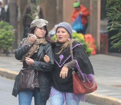 Domingo fresco con lluvias dispersas