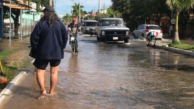 ¿Ayuda retenida por políticos?