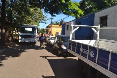 Piden sacar vehículos de la calle para continuar con recapado