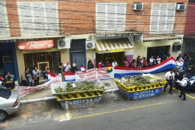 Bogadenses exigen la destitución de Nicanor de la EBY