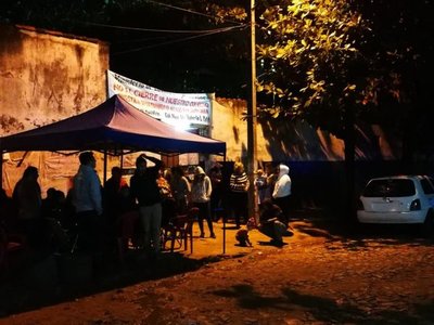 Continuará toma en el colegio Roberto L. Petit