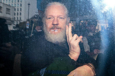 EE.UU. anuncia 17 nuevos cargos criminales contra Assange
