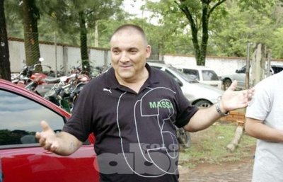 Español denuncia a policías del Este por intento de robo