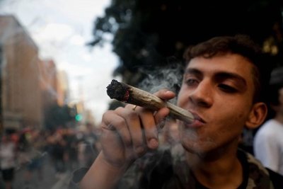 Marchan en Sao Paulo por despenalización de marihuana