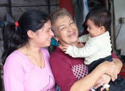 Las Kuña Guapa reciben beneficios gracias a la primera dama de la nación