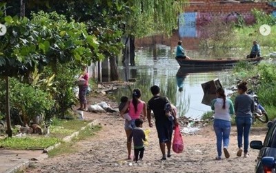 Unos 300 niños recibieron donaciones de la primera dama
