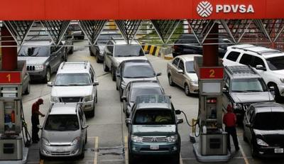 Venezuela: por escasez de combustible inician racionamiento en otros estados