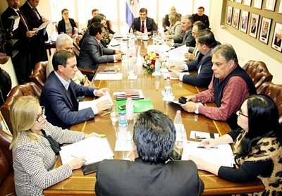 Mayoría de senadores apoya expulsión de Dionisio Amarilla