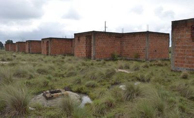 Villa Florida: Después de 8 años el MUVH retomará obras de 41 viviendas sociales