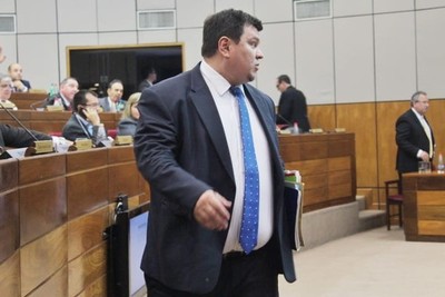 Otro senador que pierde su banca por corrupción