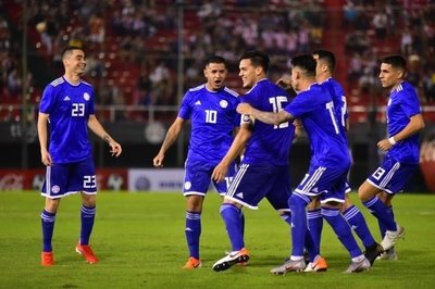 La albirroja ganó y mejoró su impresión