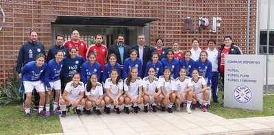 La Albirroja femenina reinició trabajos para el Panamericano