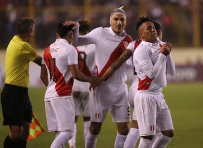 Perú, sin poder ofensivo y frágil en defensa