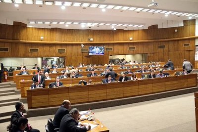 Buscan prohibir que legisladores y miembros de la CSJ asuman cargos en universidades