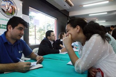 Lanzan convocatoria de empleo para personas que no terminaron el colegio