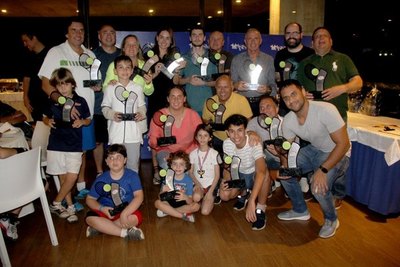 Surgieron los mejores del “Padre e Hijos” de tenis