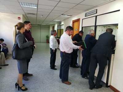Plantean acción contra terna para ministro de Corte