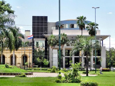 Grandes holdings de medios y la agenda legislativa: destituciones y escraches selectivos