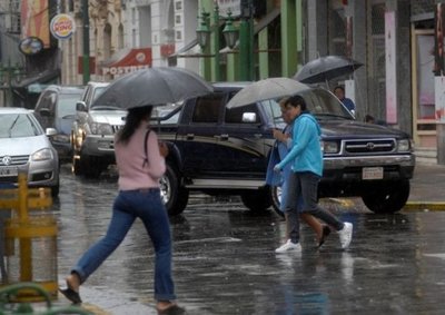 Sistema de tormentas y marcado descenso de temperatura