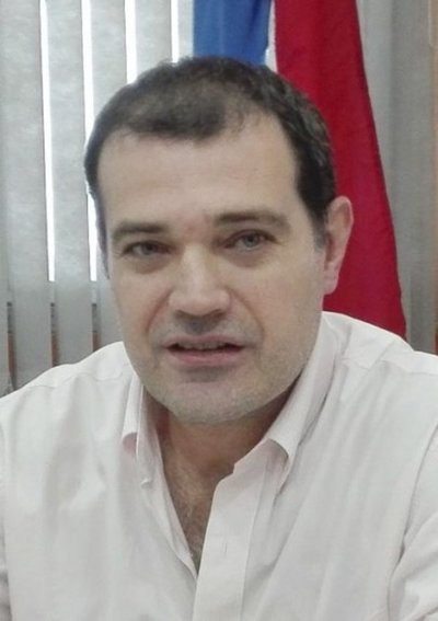 Se lo “echó” por mala gestión, pero sigue ganando unos G. 30 millones