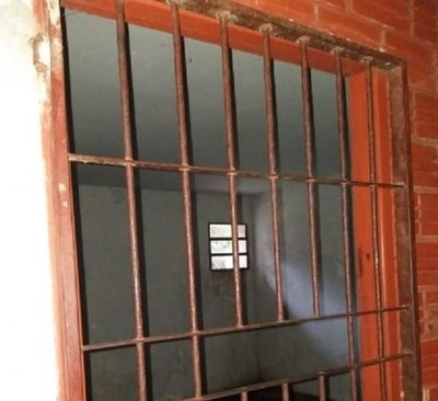 Preso se fugo por la ventana de un calabozo en Ayolas