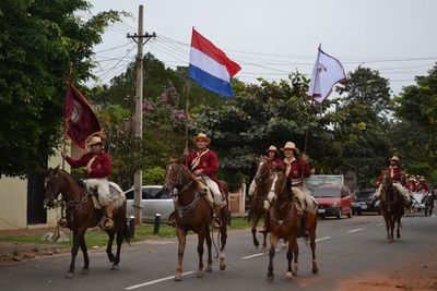 Tradicional desfile de caballería y fiesta campestre en Misiones